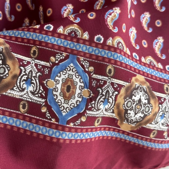 Sienna Sky Maroon/Blue/Tan Paisley Print Short Sleeve Blouse, Size Medium - Picture 7 of 16